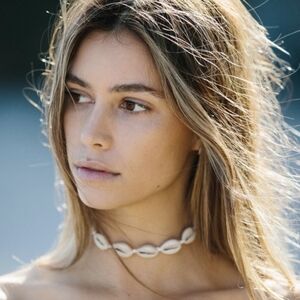 NEW Brandy Melville Cowrie Cream Seashells Coconut Girl Style Choker Necklace